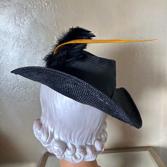 EYE-CATCHING 194Os\' BLACK STRAW FEDORA + WIDE BAND & YELLOW/BLACK FEATHERS main image 6